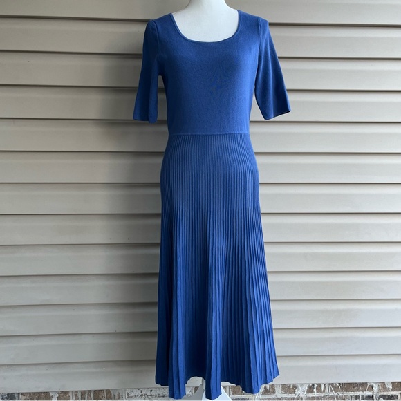 •Banana Republic• Flared Blue Knit Midi Dress - Size Medium - Picture 1 of 6